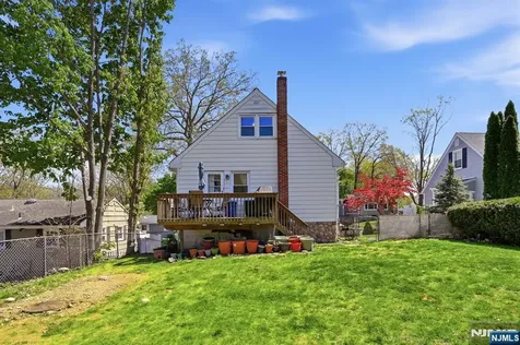 31 Dacotah Avenue Oakland NJ 07436