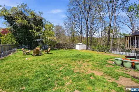 31 Dacotah Avenue Oakland NJ 07436