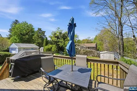 31 Dacotah Avenue Oakland NJ 07436