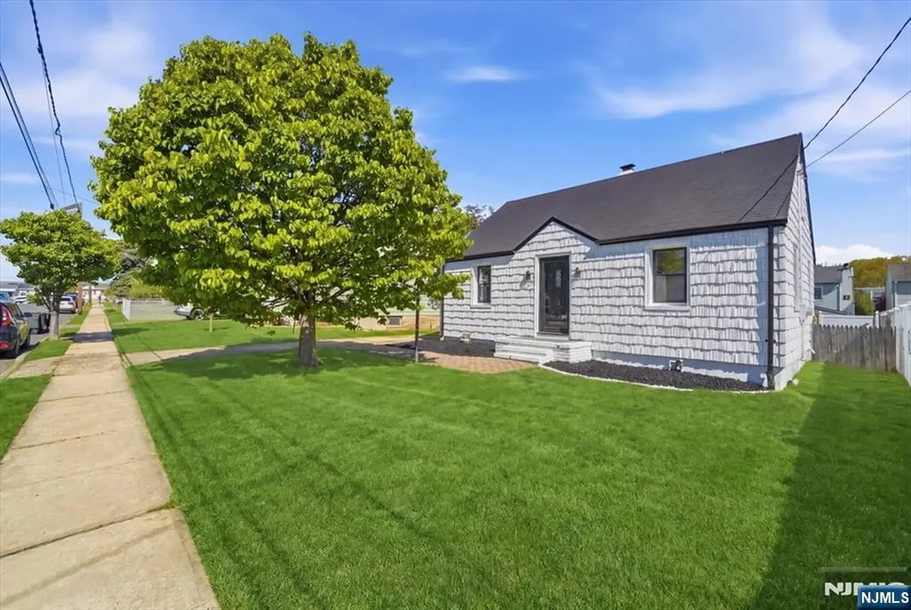 48 Delaware Avenue Carteret NJ 07008