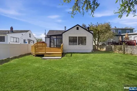 48 Delaware Avenue Carteret NJ 07008
