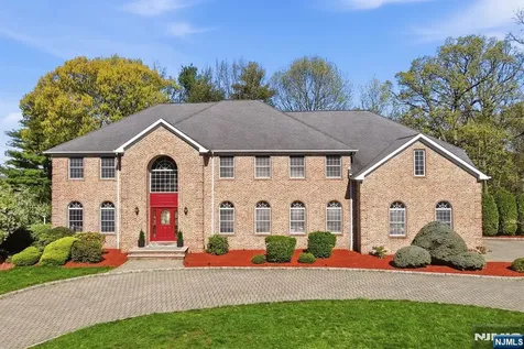 56 Burnet Hill Road Livingston NJ 07039