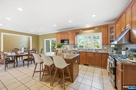 56 Burnet Hill Road Livingston NJ 07039