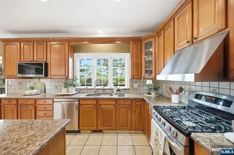 56 Burnet Hill Road Livingston NJ 07039