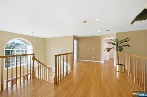 56 Burnet Hill Road Livingston NJ 07039