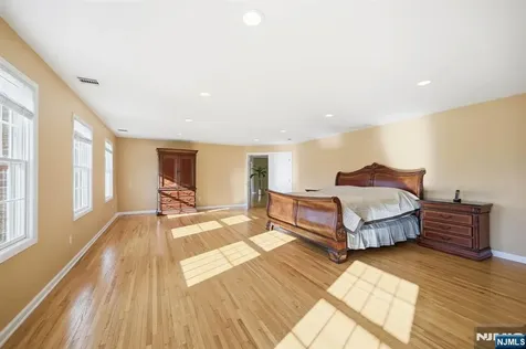 56 Burnet Hill Road Livingston NJ 07039