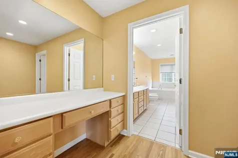 56 Burnet Hill Road Livingston NJ 07039