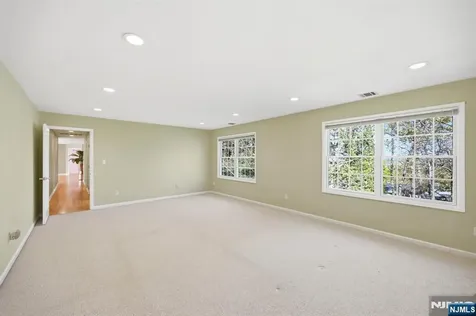 56 Burnet Hill Road Livingston NJ 07039