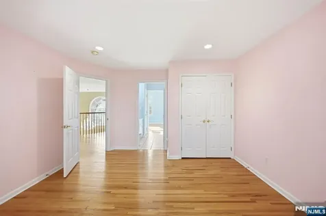 56 Burnet Hill Road Livingston NJ 07039