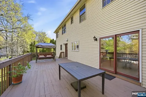 56 Burnet Hill Road Livingston NJ 07039