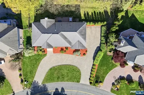 56 Burnet Hill Road Livingston NJ 07039