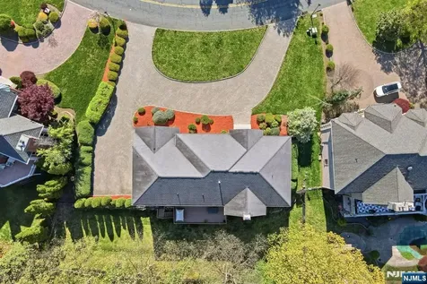 56 Burnet Hill Road Livingston NJ 07039