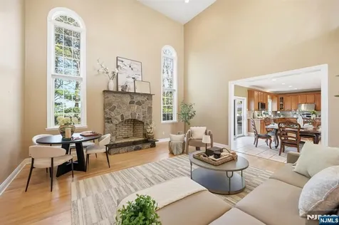 56 Burnet Hill Road Livingston NJ 07039