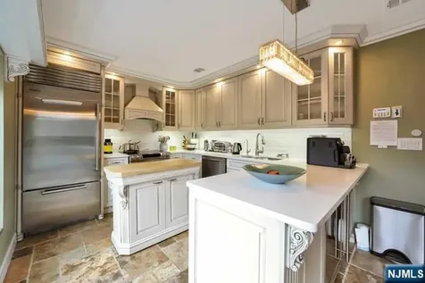 549 Windsor Drive Palisades Park NJ 07650