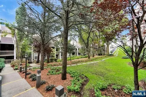 549 Windsor Drive Palisades Park NJ 07650