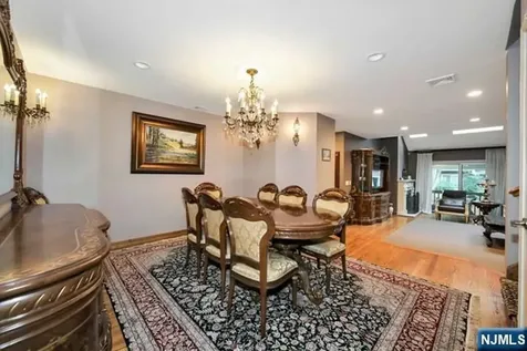 549 Windsor Drive Palisades Park NJ 07650
