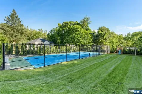306 Hutchinson Road Englewood NJ 07631