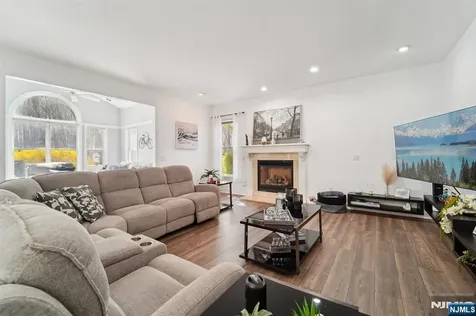2 Harvest Lane Washington Township NJ 07853