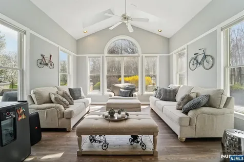 2 Harvest Lane Washington Township NJ 07853
