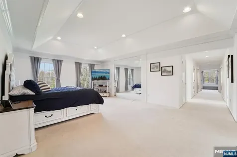 2 Harvest Lane Washington Township NJ 07853