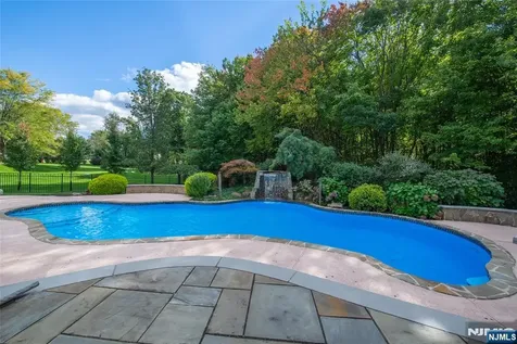 2 Harvest Lane Washington Township NJ 07853