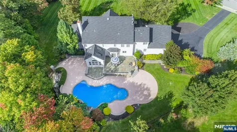 2 Harvest Lane Washington Township NJ 07853