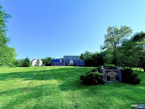 2 Harvest Lane Washington Township NJ 07853