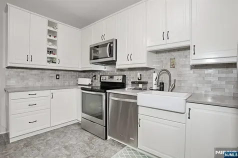 1314 Richmond Road West Milford NJ 07480