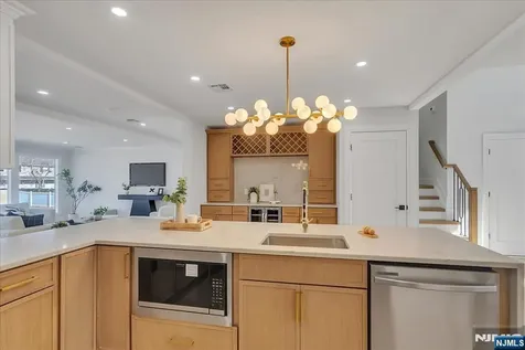 6 Clinton Place Woodcliff Lake NJ 07677