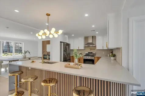 6 Clinton Place Woodcliff Lake NJ 07677