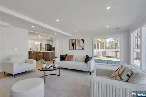 6 Clinton Place Woodcliff Lake NJ 07677
