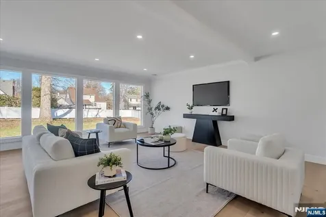 6 Clinton Place Woodcliff Lake NJ 07677