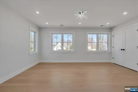 6 Clinton Place Woodcliff Lake NJ 07677