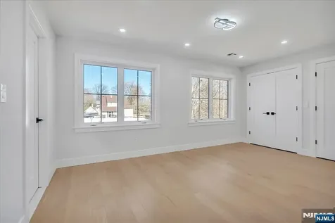 6 Clinton Place Woodcliff Lake NJ 07677
