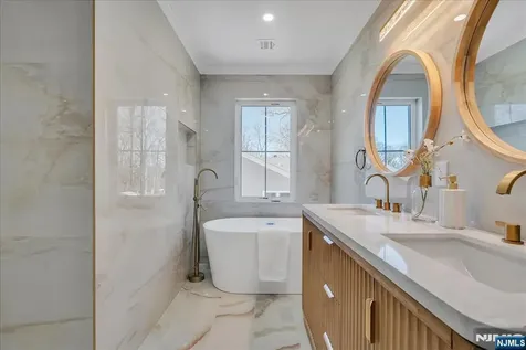 6 Clinton Place Woodcliff Lake NJ 07677
