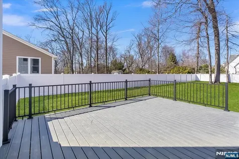 6 Clinton Place Woodcliff Lake NJ 07677