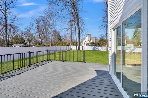 6 Clinton Place Woodcliff Lake NJ 07677