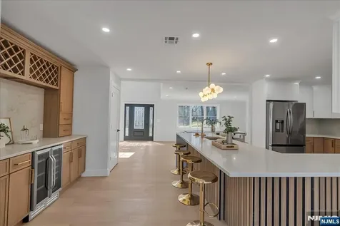 6 Clinton Place Woodcliff Lake NJ 07677