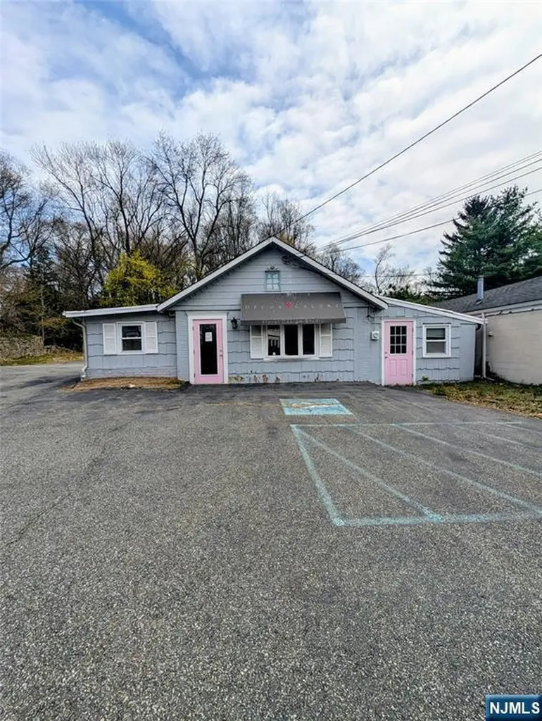 116 Broadway Woodcliff Lake NJ 07677