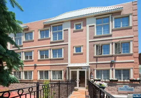 124 68th Street Guttenberg NJ 07093