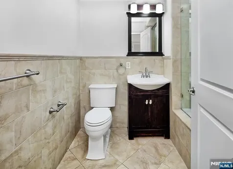 124 68th Street Guttenberg NJ 07093