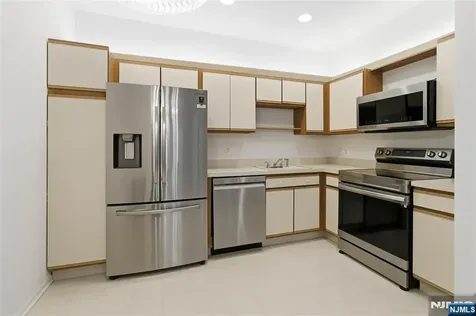 5301 Richmond Road West Milford NJ 07480