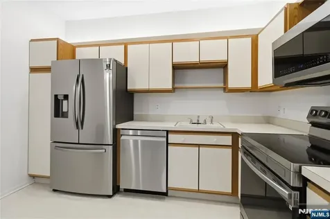 5301 Richmond Road West Milford NJ 07480