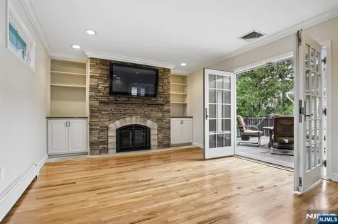 312 Lenox Avenue Pompton Lakes NJ 07442