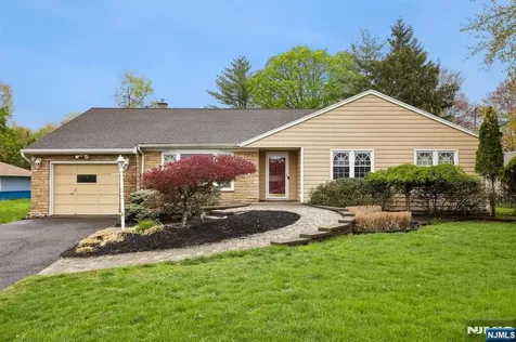 312 Lenox Avenue Pompton Lakes NJ 07442