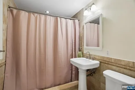 312 Lenox Avenue Pompton Lakes NJ 07442