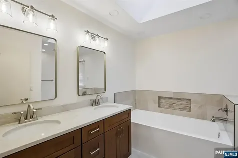 312 Lenox Avenue Pompton Lakes NJ 07442