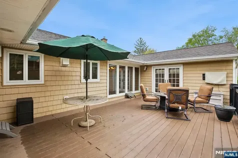 312 Lenox Avenue Pompton Lakes NJ 07442