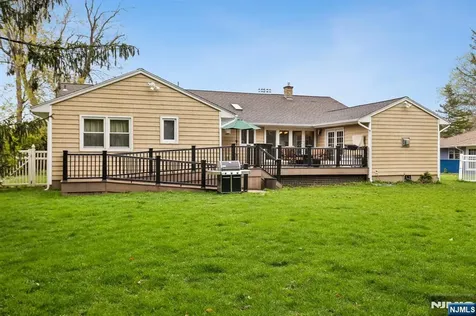 312 Lenox Avenue Pompton Lakes NJ 07442