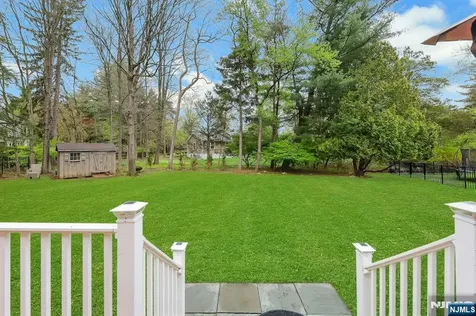 81 Chestnut Street Allendale NJ 07401